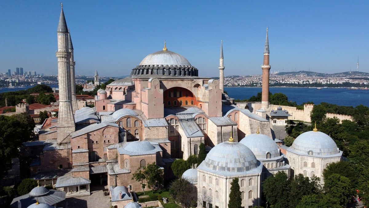Turecko přestalo Rusům vydávat turistická povolení k pobytu